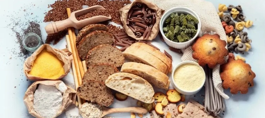 mesa com alimentos sem glúten ideais para celíacos