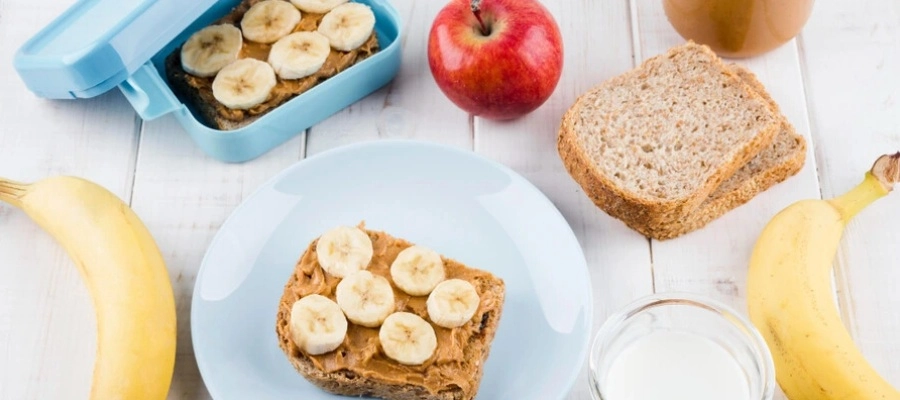 alimentos que incluem a dieta brat como banana maçã e torrada