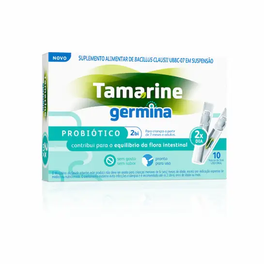 Imagem de uma mão segurando a embalagem do produto Tamarine Geleia